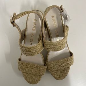 Anne Klein, cute sandal pumps!